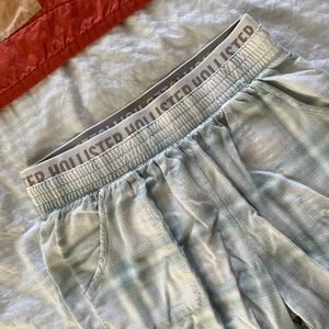 HOLLISTER • Plaid Jogger